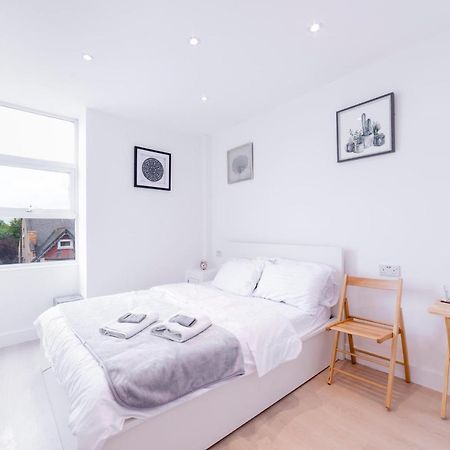 Quiet Cosy Rooms Хароу Екстериор снимка