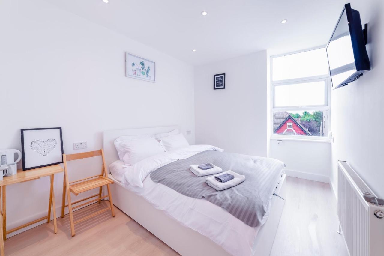 Quiet Cosy Rooms Хароу Екстериор снимка