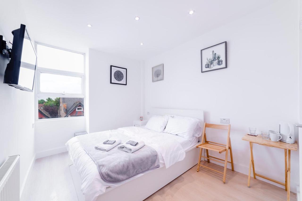 Quiet Cosy Rooms Хароу Екстериор снимка