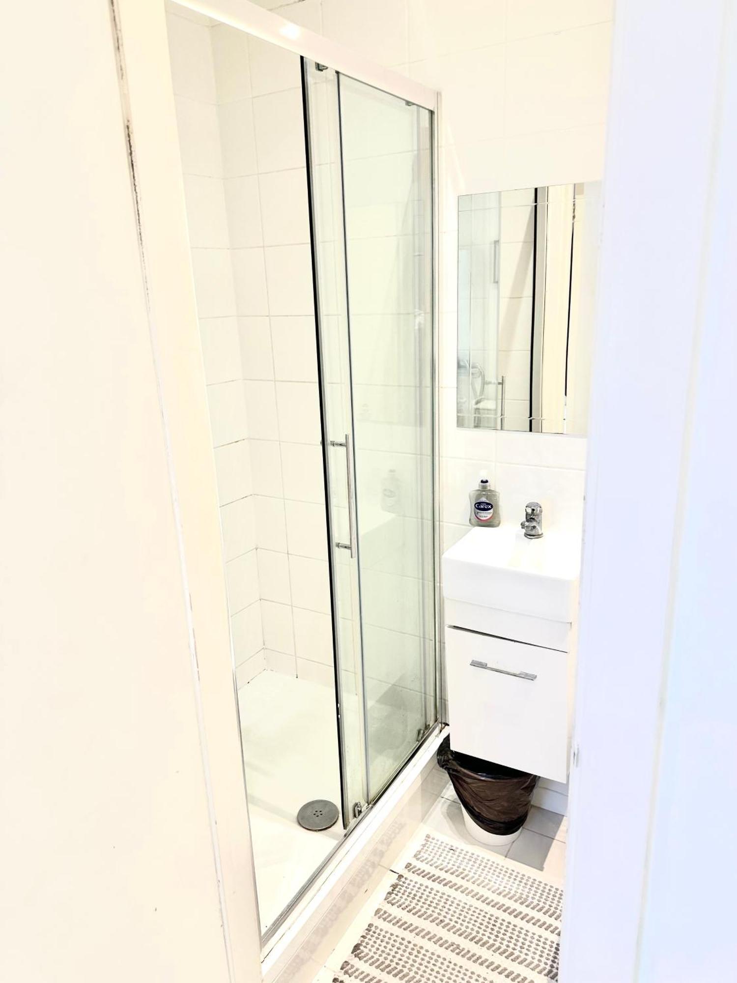 Quiet Cosy Rooms Хароу Екстериор снимка